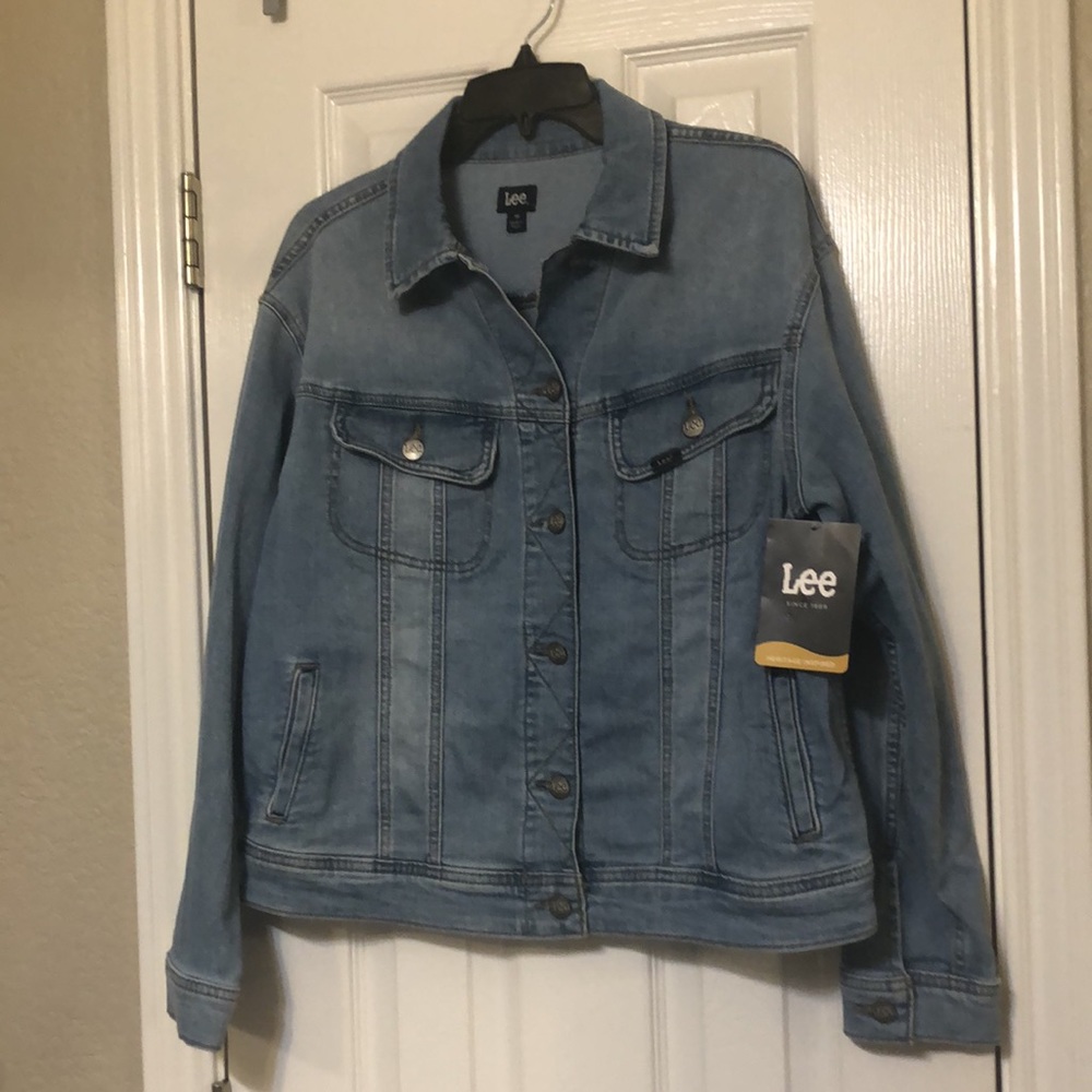 NEW Lee light wash denim jacket
